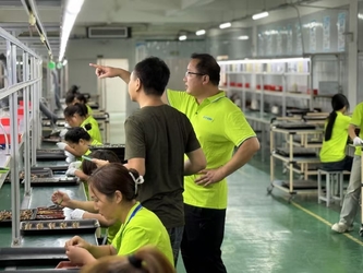 Shenzhen VIIP Electronics Co., Ltd. üreticinin üretim hattı